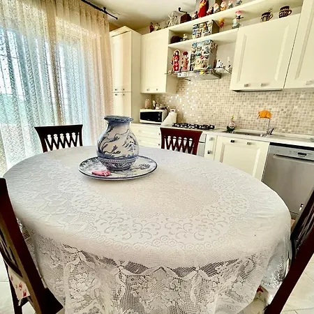 Le Chiazze Apartment